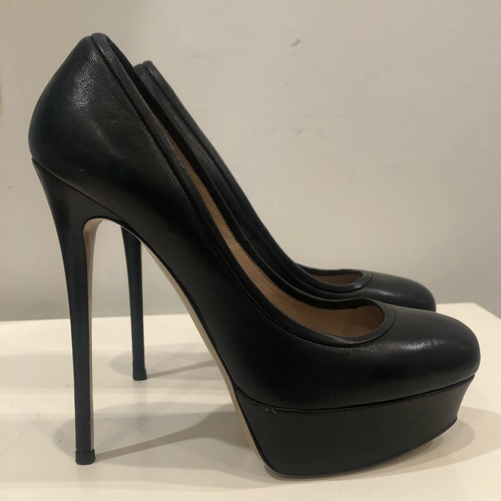 Valentino Leather Platform Pumps, size 7